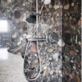 Naturstein Dusche