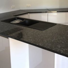 Küchenarbeitsplatte mit Tisch Labrador